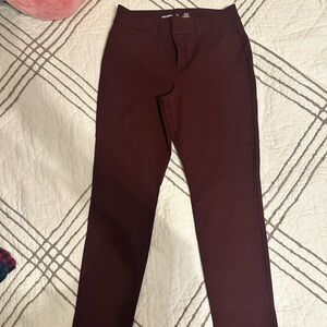 Old Navy women’s  burgundy  Dress Pants